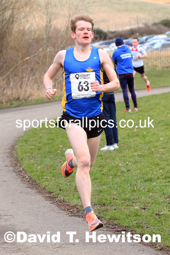 Senior men and veteran men over-40s NECAA Road Relay Champs., Hetton Lyons Park, Hetton le Hole, County Durham. Photo: David T. Hewitson/Sports for All Pics